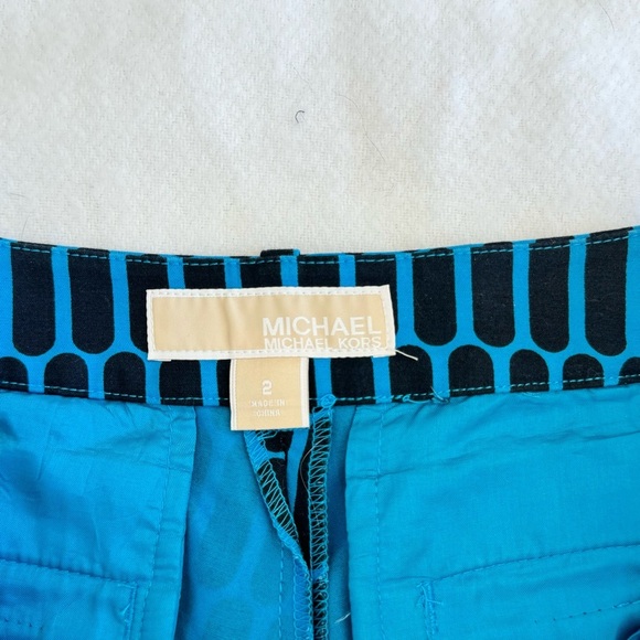 Michael Kors Geometric Modern Shorts Inseam 2.5” Size 2 - Picture 5 of 7